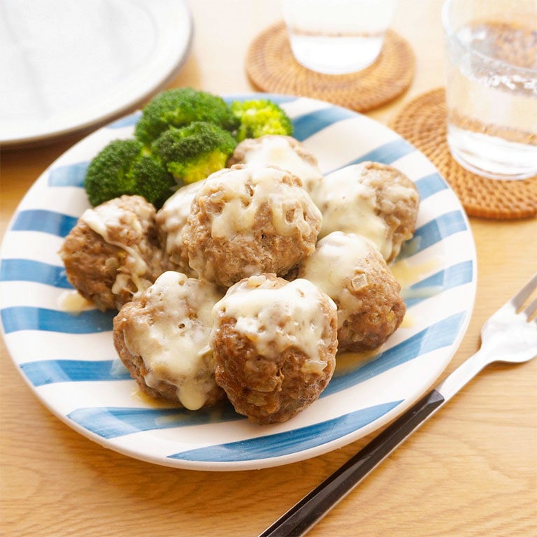 火を使わない魔法の料理 電子レンジで作れるミニハンバーグのレシピ